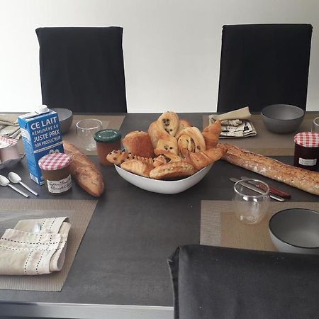 La Halte Chambre Chez L Habitant Bonnes  Buitenkant foto