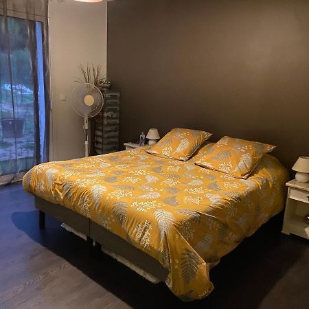 La Halte Chambre Chez L Habitant Bonnes  Buitenkant foto