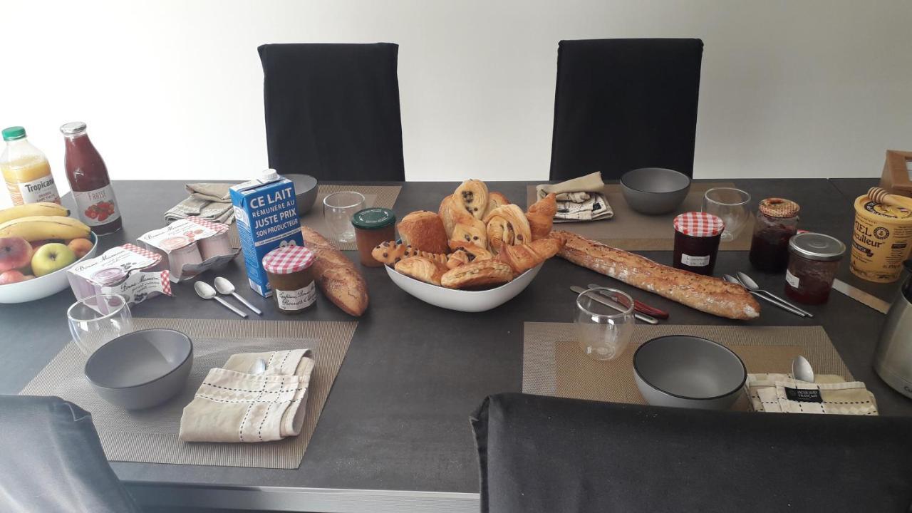 La Halte Chambre Chez L Habitant Bonnes  Buitenkant foto